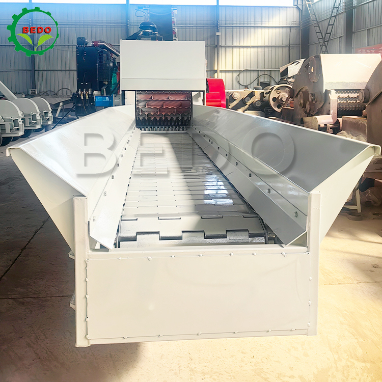 Hydraulic Motor Feed Conveyor Power Wood Chipper Machine with 235HP Main Power and 25-35mm Chip Size