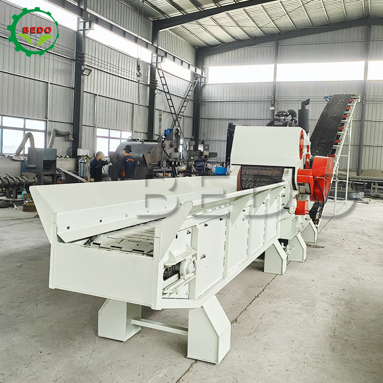 الطاقة الذاتية 235HP آلة شيكر الخشب 700x400mm المدخلات الثقيلة المهام شيكر الطبول الصناعي