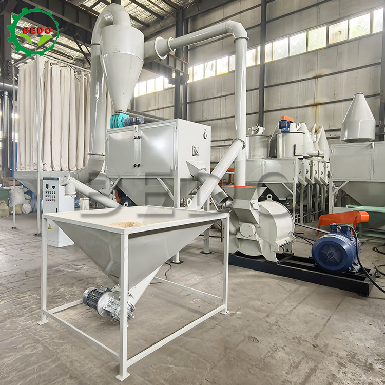 آلة مسحوق الخشب منخفضة الضوضاء بتردد 50 هرتز مع حجم تغذية أقصى 8 مم لطحن نشارة الخشب بكفاءة