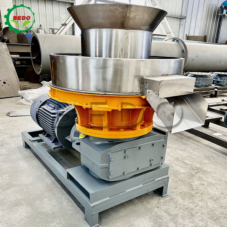 آلة صنع حبيبات الخشب بسعة 500 كجم/ساعة مع قالب من الفولاذ المقاوم للصدأ ومحامل NSK لإنتاج حبيبات عالية الكفاءة