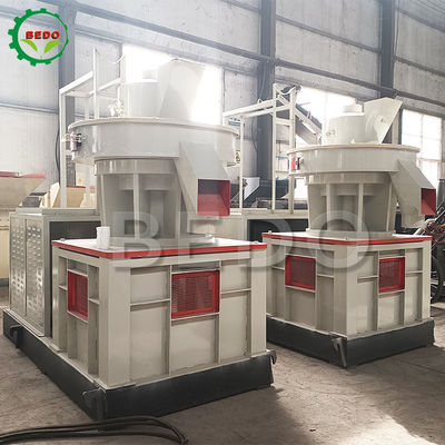 عجلة 380 فولت آلة الكريات الخشبية 1000kg/h 2400*1300*1600mm