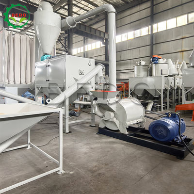 آلة مسحوق الخشب بجهد 380 فولت درجة حرارة عادية وشبكة مخصصة لمتطلبات العميل